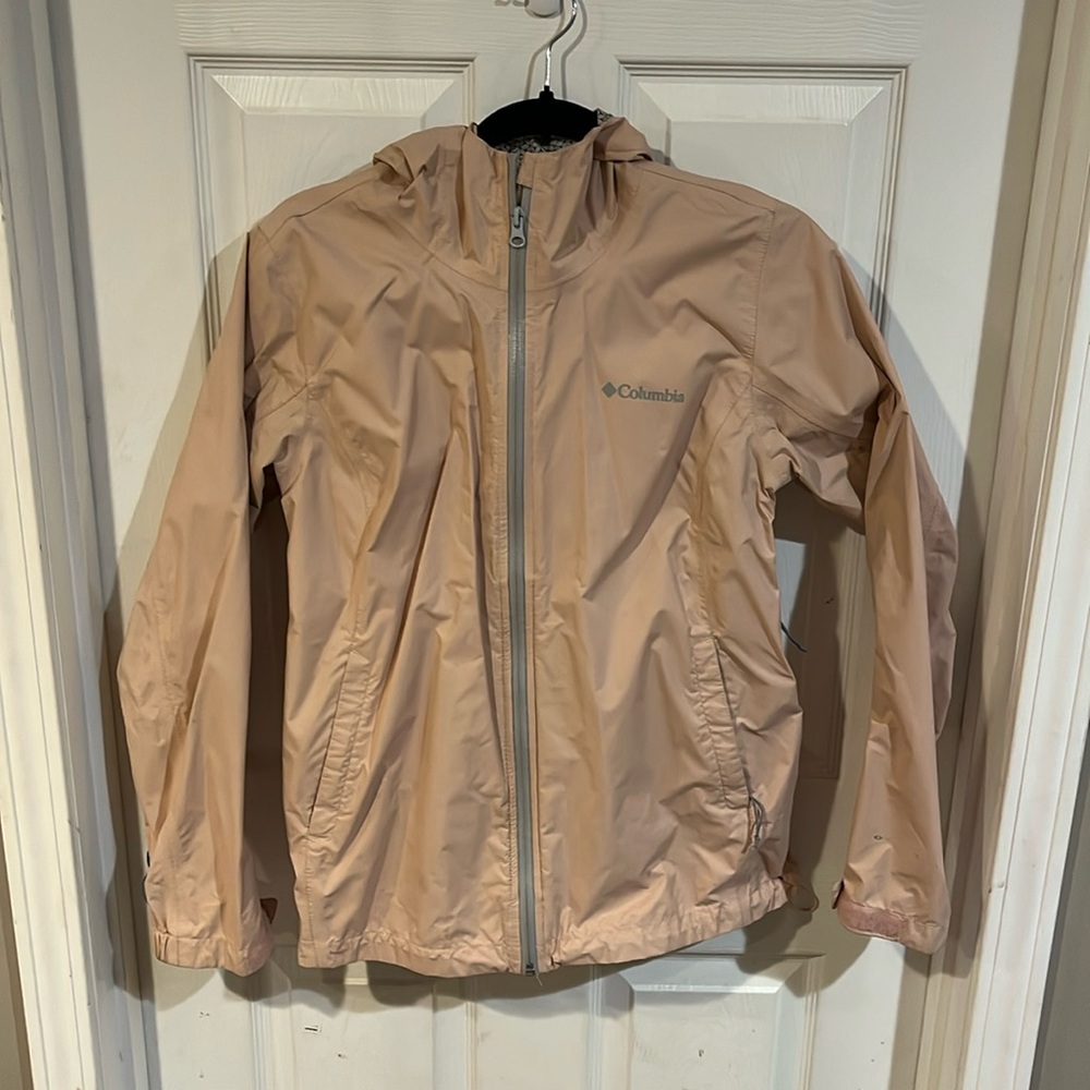 columbia rain jacket
light pink ( looks more pink in person )
worn a few times